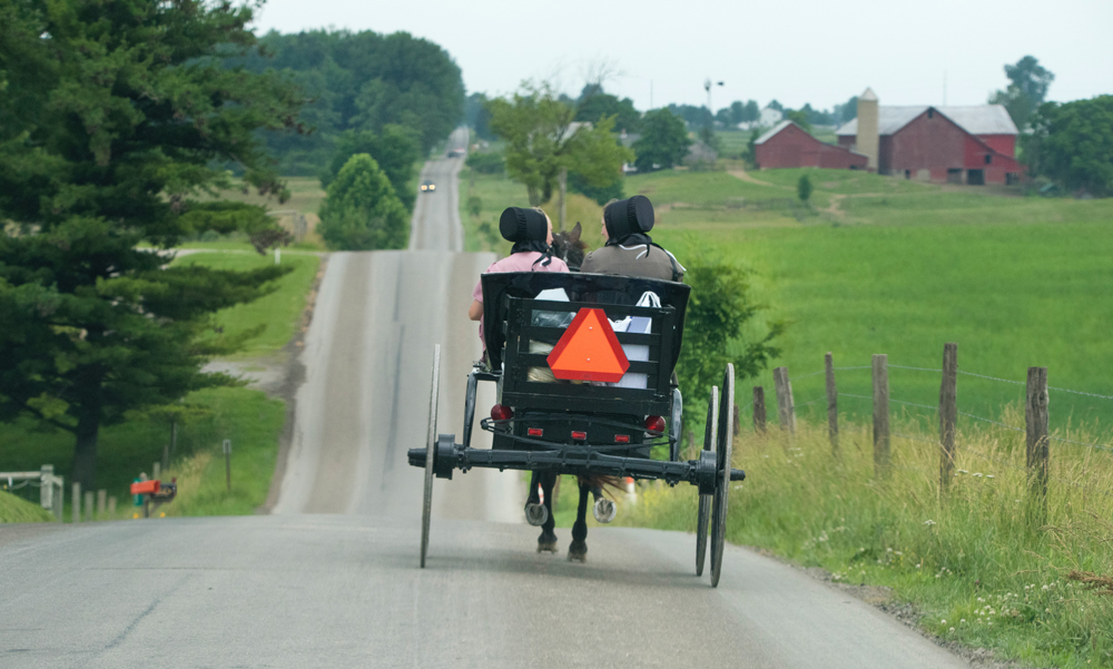how do the amish live without electricity