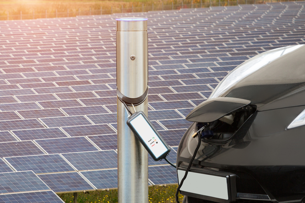 can an electric car be charged with solar panels